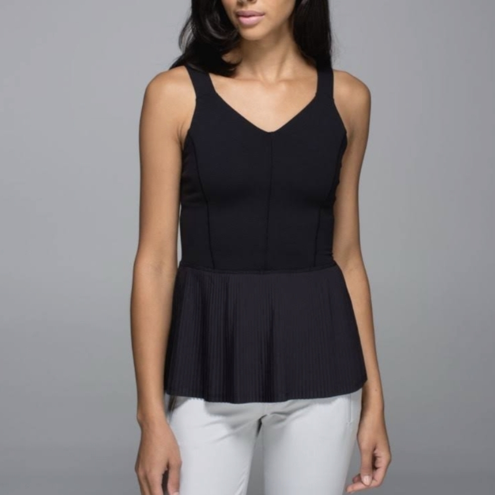 Lululemon sz 4 Black city tank pleated peplum